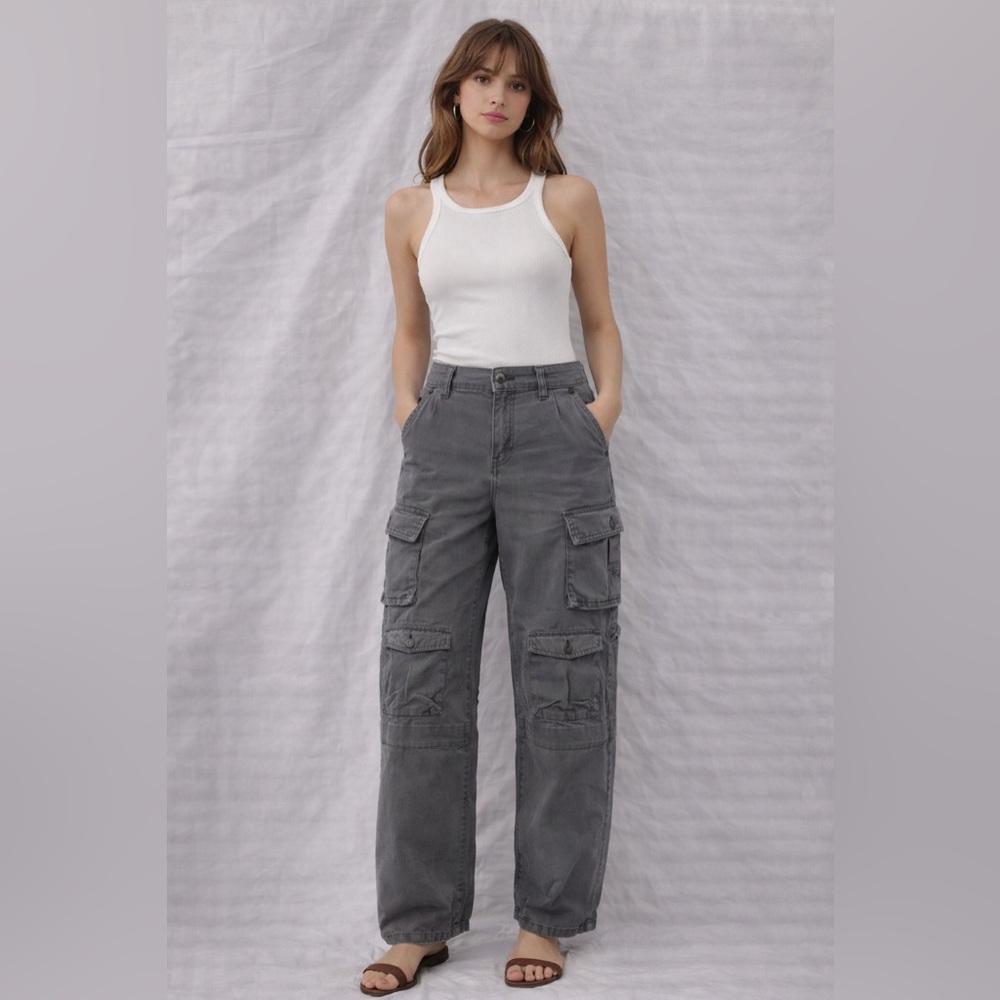 Garage Gray Cargo Pants Women’s Size 7 Y2K Utility Wide Leg Streetwear